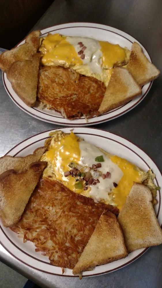 Kyote's Omelette with Hash Browns